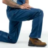 Herren-Jeans-Latzhose in lockerer Passform