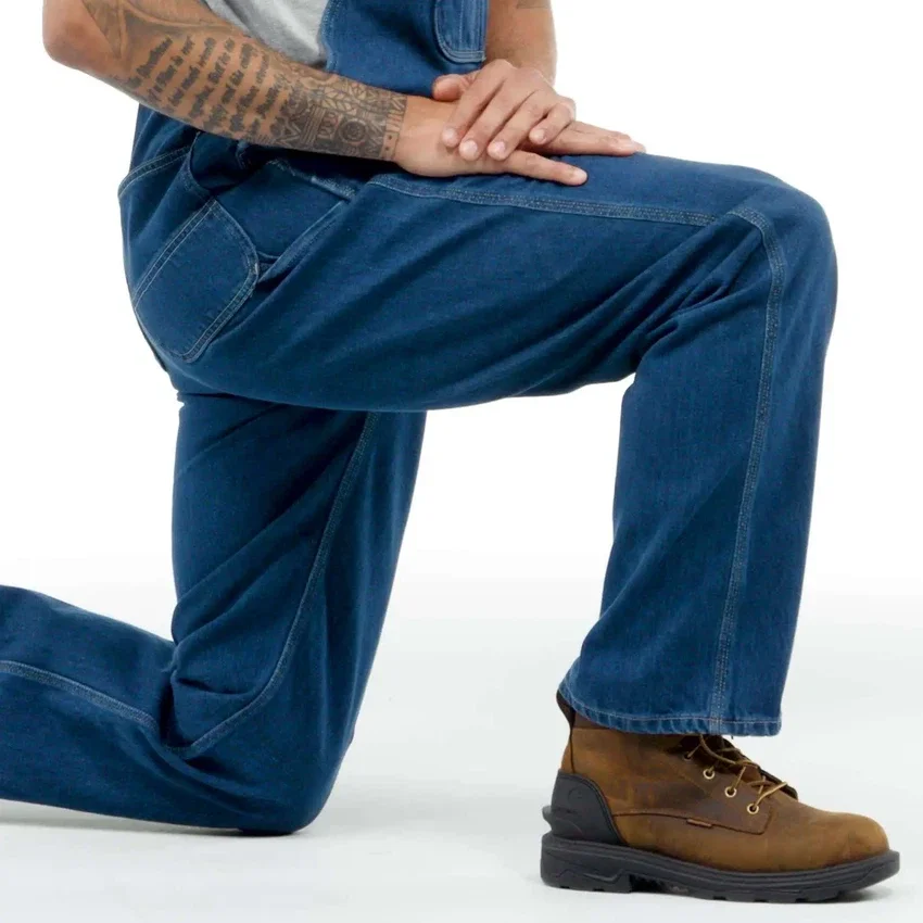 Herren-Jeans-Latzhose in lockerer Passform