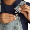 Latzhose aus Denim mit Eisenbahnstreifen