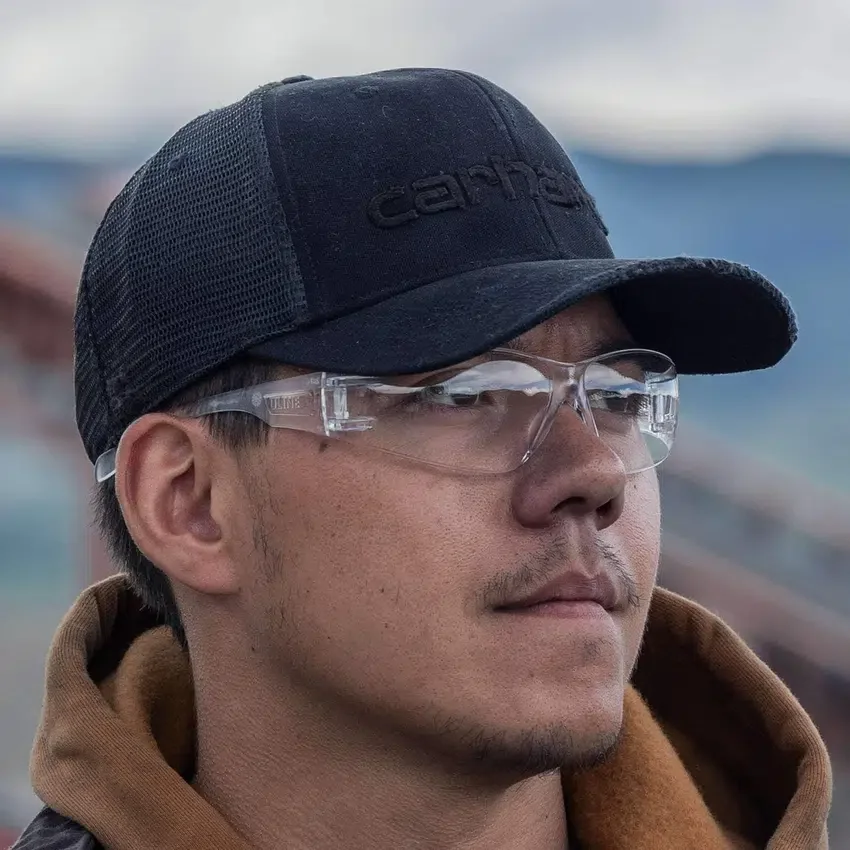 Trucker-Cap aus Canvas mit Netzrückseite und Logo